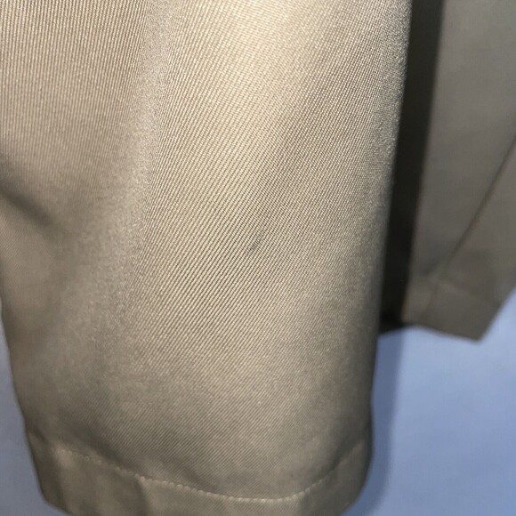 Ben Hogan Tan Golf Shorts Flat Front Hiking Polyester Spandex Blend Size 36 - Picture 3 of 8